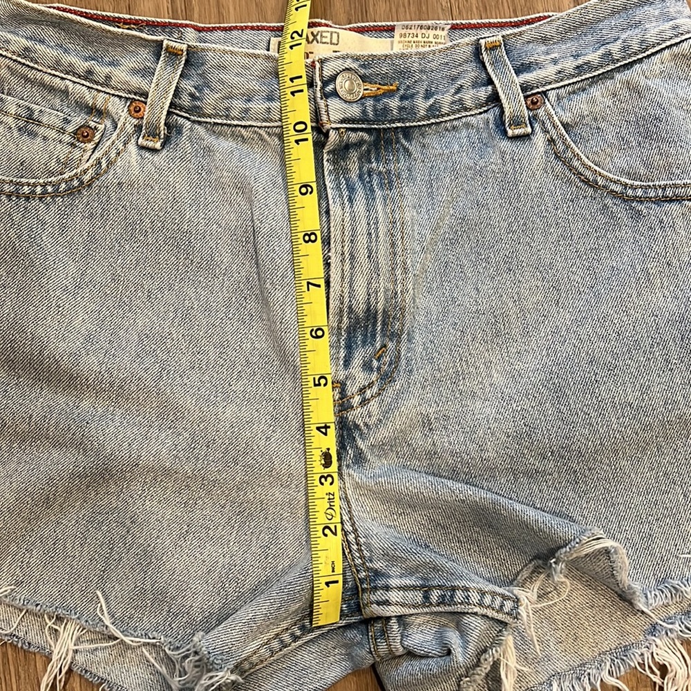 High rise Levi’s 550 Cut off vintage jeans shorts - Picture 5 of 6